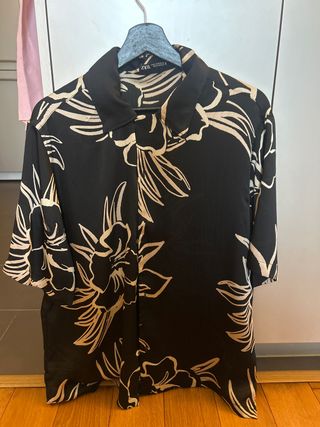 Camiseta Zara M flores doradas