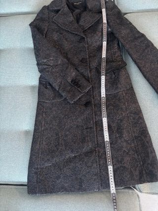 Abrigo Massimo Dutti negro y plateado