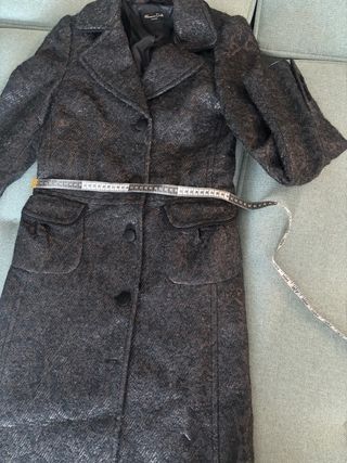 Abrigo Massimo Dutti negro y plateado