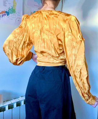 LIQUIDACIÓN: Blusa amarilla cruzada manga larga