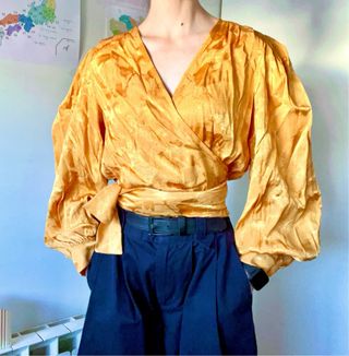 LIQUIDACIÓN: Blusa amarilla cruzada manga larga