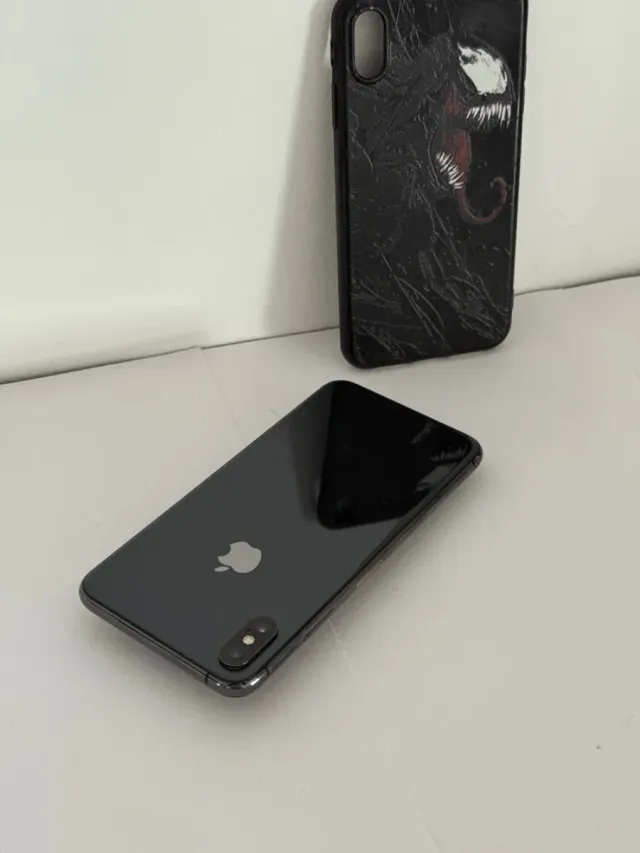 iPhone XS Max 64GB Space Gray