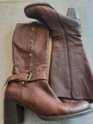 Botas altas de piel