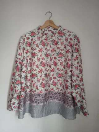 Blusa floral manga larga