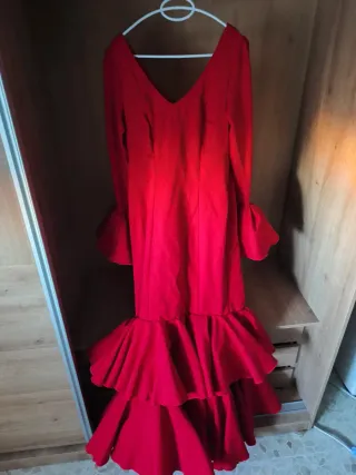 Traje Flamenca Rojo Hecho a medida una sola puesta