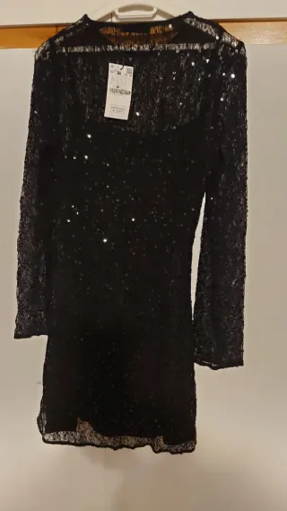 Vestido corto lentejuelas Stradivarius