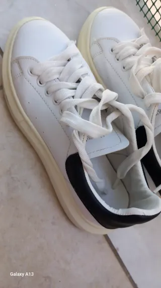 Alexander McQueen Sneakers Bianche Nere