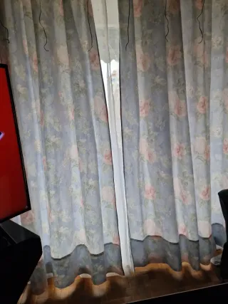 Cortinas de salón beige y rosa