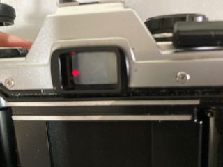 Olympus OM10 Cámara Analógica Plata y Negra