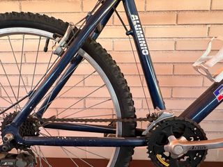 Bicicleta todo terreno marca EXCELLENT, aluminio.