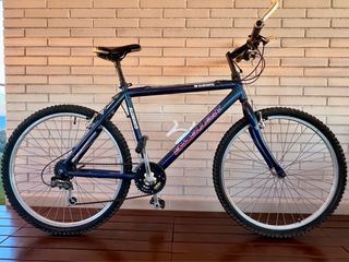 Bicicleta todo terreno marca EXCELLENT, aluminio.