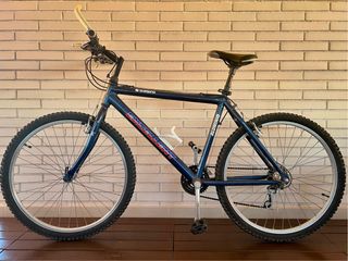 Bicicleta todo terreno marca EXCELLENT, aluminio.