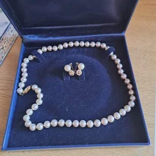 Conjunto Majorica perlas y pendientes