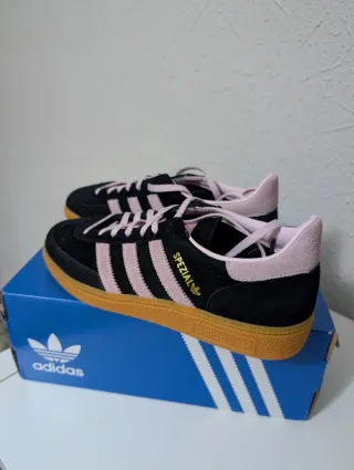 Zapatillas Adidas Spezial Azul y Rosas