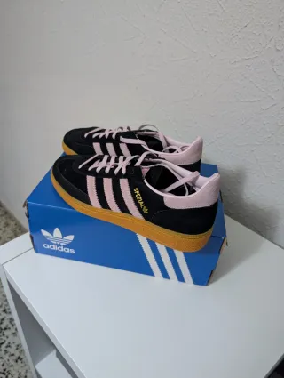 Zapatillas Adidas Spezial Azul y Rosas