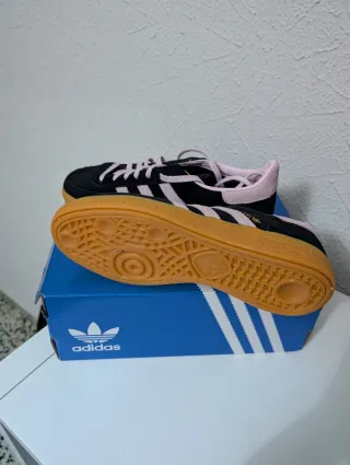 Zapatillas Adidas Spezial Azul y Rosas