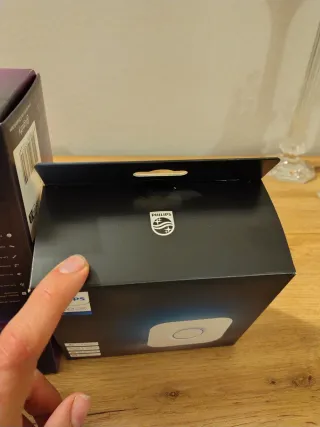 Philips Hue Play Light Bar kit e hub bridge