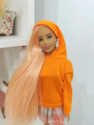 Muñeca Barbie pelo extra