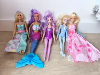 Lote de 5 muñecas: sirenas y princesas
