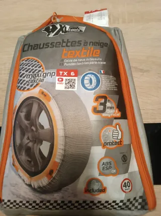 Cadenas de nieve de tela sin usar