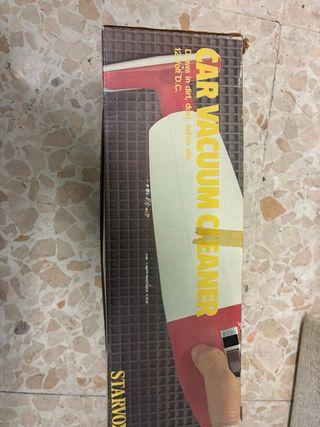 Aspiradora Roja y Blanca