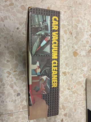 Aspiradora Roja y Blanca