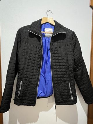 Chaqueta Cortefiel acolchada negra TM/L