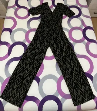 Mono fiesta plateado negro con tonos verdes