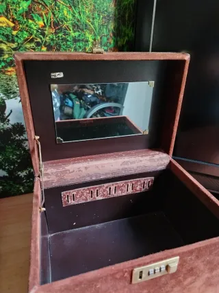 Cofre joyero antiguo grande con combinación