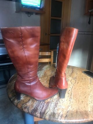 Botas de piel Pikolinos señora marrones n-38