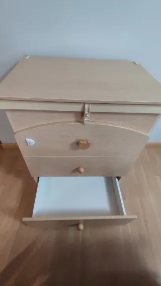 Cuna de madera para bebé + cambiador/bañera/cómoda