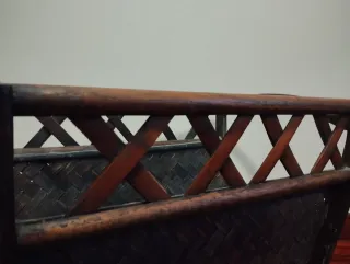 Revistero de madera y bambú