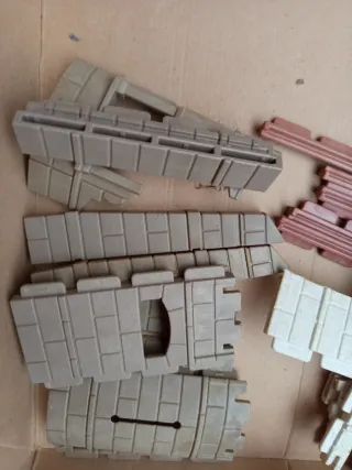 Piezas Playmobil Steck con restos de pegamento