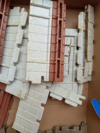 Piezas Playmobil Steck con restos de pegamento