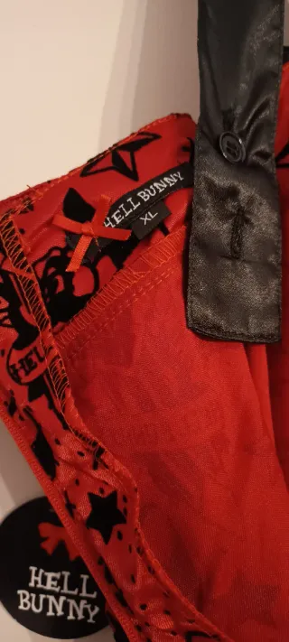 Vestido vintage retro rojo y negro Hell Bunny