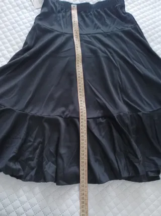 Falda negra talla L de baile para niña