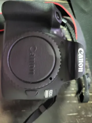 Cámara Canon EOS 2000D