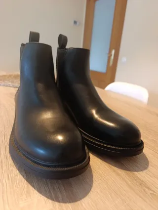 Botas Chelsea negras Zara