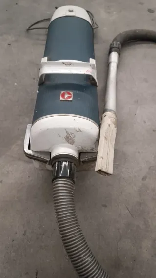 Aspirador Electrolux Cilindro Azul y Blanco