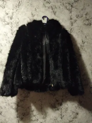 Abrigo pelo sintético negro T.38/40