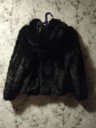 Abrigo pelo sintético negro T.38/40