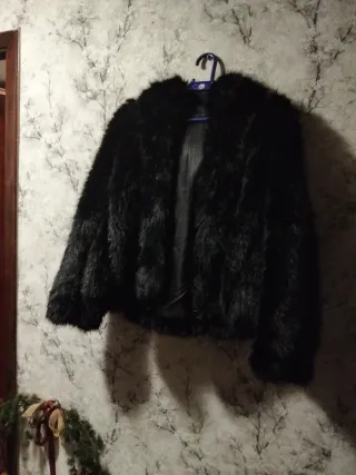 Abrigo pelo sintético negro T.38/40