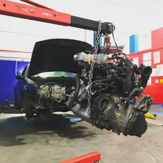 Taller box de mecanica coches y moto