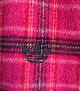 Chaqueta Adidas cuadros roja y negra