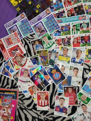 Álbumes y cromos LIGA 2023-24 sin usar