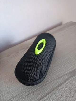 Estuche Oakley Negro y Verde