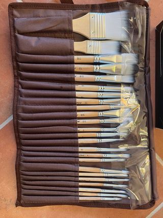 Pinturas acrílicas Amsterdam y pinceles