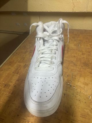 Zapatillas Nike Blancas y Rojas