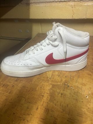 Zapatillas Nike Blancas y Rojas