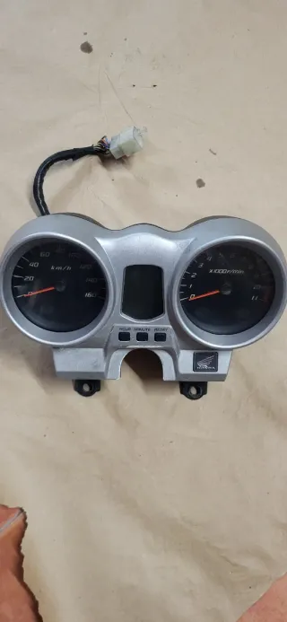 Cuadro de relojes Honda CBF 250 9000 kms